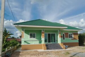 บ้าน 3 ห้องนอน 2 ห้องน้ำ พื้นที่ใช้สอยประมาณ 40 ตร.วา